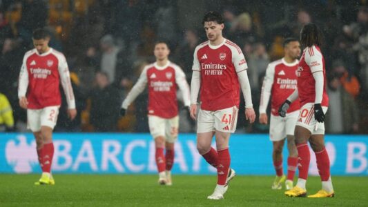 لاعبو أرسنال يظهرون خيبة الأمل بعد نتيجة مباراة أرسنال وولفرهامبتون 2-2