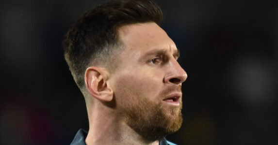 ليونيل ميسي يحتفل بهدف للأرجنتين في كأس العالم 2026