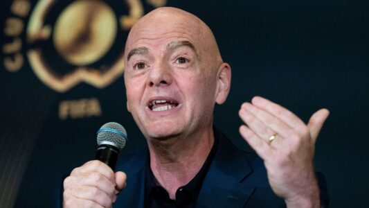 جاستن بيبر يغني على مسرح نصف نهائي كأس العالم 2026